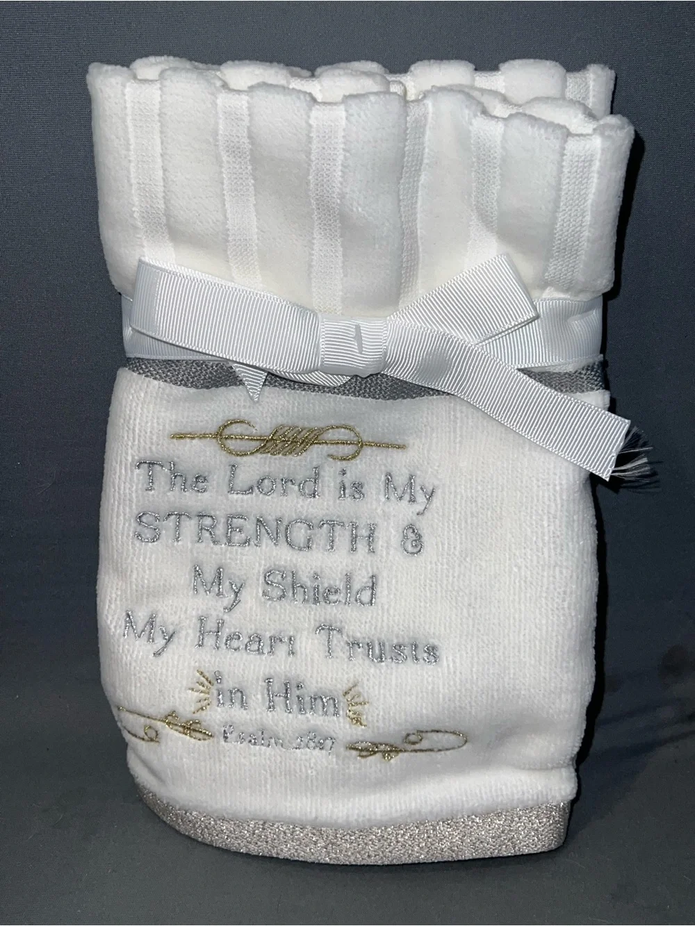 Set Of 2 Bible‎ Embroidered Psalm 28:7 Decorative Bathroom Hand/Fingertip Towel